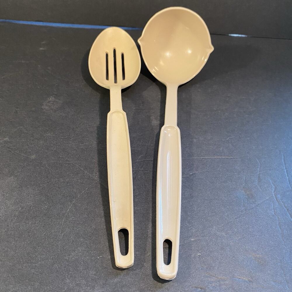 EKCO Almond Nylon Slotted Spoon & Ladle Vintage USA lot of 2
